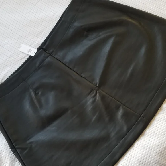 NWT Gap Faux Leather Mini Skirt - Picture 6 of 8